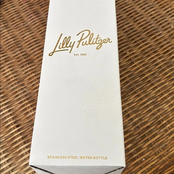 LILLY PULITZER Vibrant Lime Feeling Good Floral Water Bottle - Picture 2 of 5